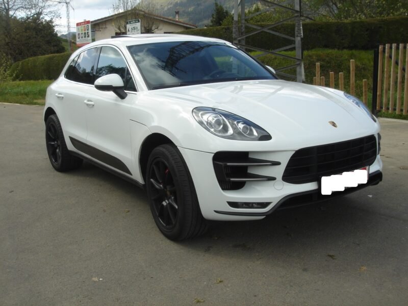 PORSCHE Macan turbo