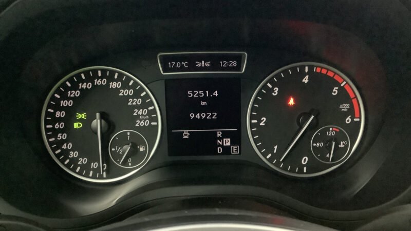 MERCEDES-BENZ B 180CDI BE 7G-DCT