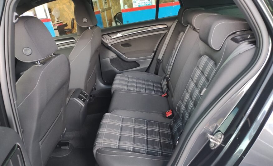 VOLKSWAGEN Golf VII 2.0 TDI GTD