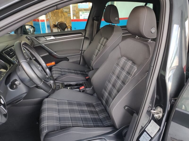 VOLKSWAGEN Golf VII 2.0 TDI GTD