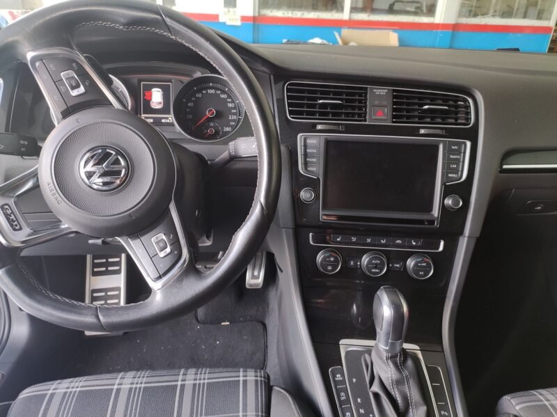 VOLKSWAGEN Golf VII 2.0 TDI GTD