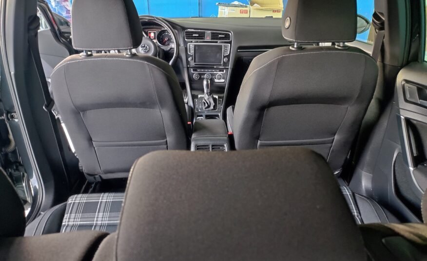 VOLKSWAGEN Golf VII 2.0 TDI GTD