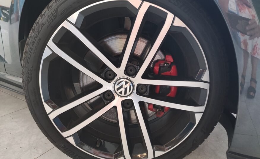 VOLKSWAGEN Golf VII 2.0 TDI GTD