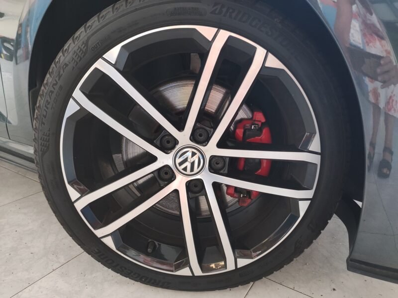VOLKSWAGEN Golf VII 2.0 TDI GTD