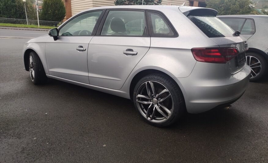 AUDI A3 1.6 TDI Attraction