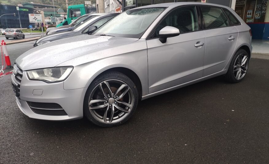 AUDI A3 1.6 TDI Attraction