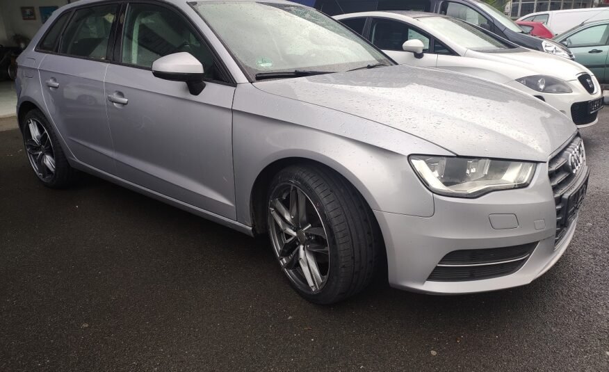 AUDI A3 1.6 TDI Attraction