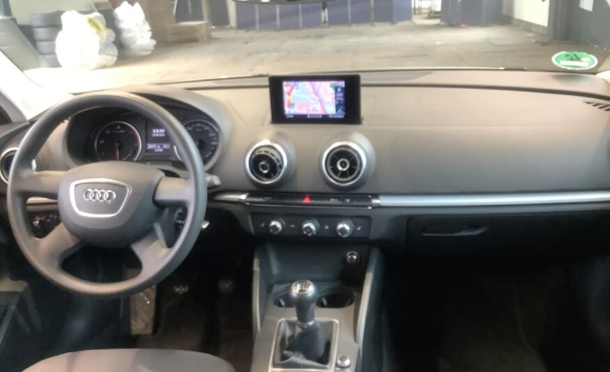 AUDI A3 1.6 TDI Attraction