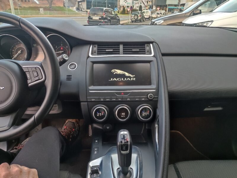 JAGUAR E-PACE TURISMO