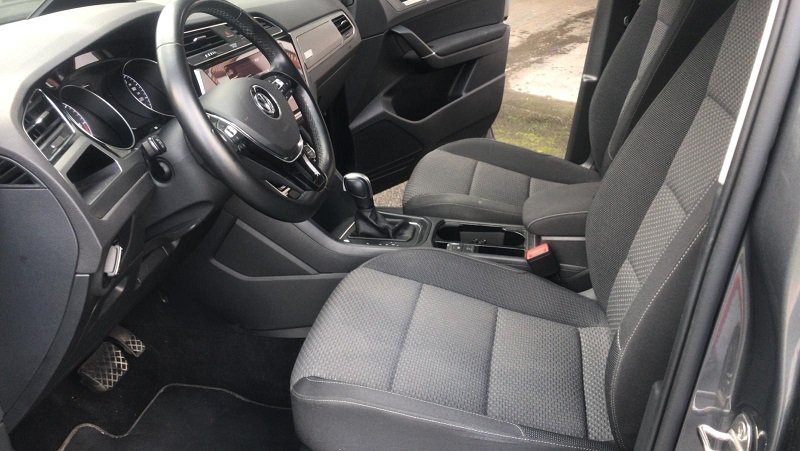 VOLKSWAGEN Touran ADVANCE 2.0 TDI DSG