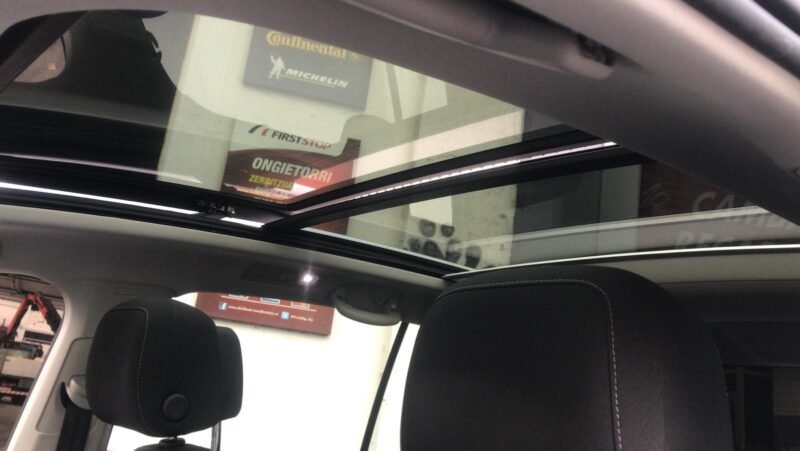 VOLKSWAGEN Touran ADVANCE 2.0 TDI DSG