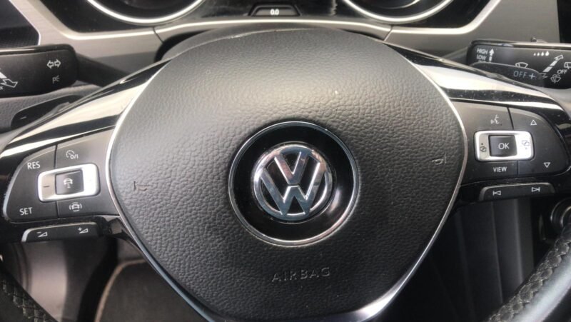 VOLKSWAGEN Touran ADVANCE 2.0 TDI DSG