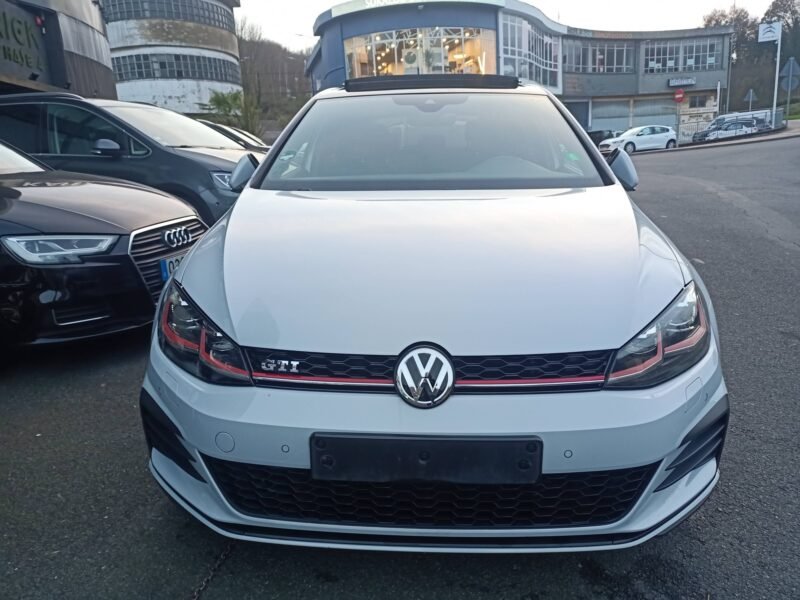 VOLKSWAGEN Golf VII 2.0 TSI GTI