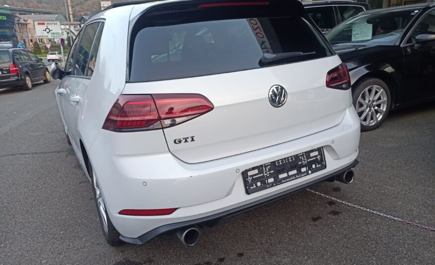 VOLKSWAGEN Golf VII 2.0 TSI GTI