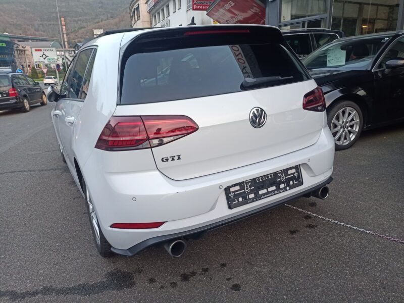 VOLKSWAGEN Golf VII 2.0 TSI GTI
