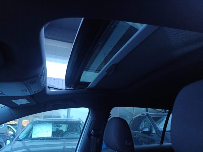 VOLKSWAGEN Golf VII 2.0 TSI GTI