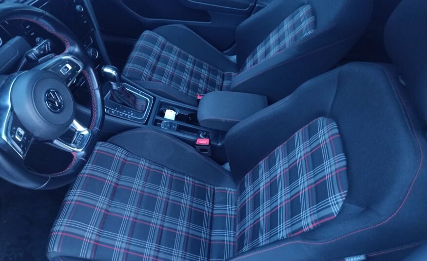 VOLKSWAGEN Golf VII 2.0 TSI GTI