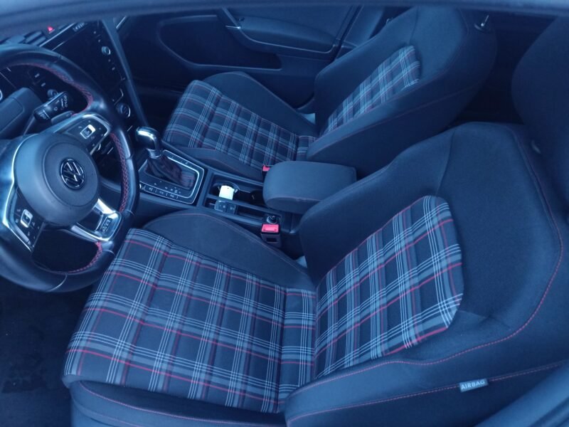 VOLKSWAGEN Golf VII 2.0 TSI GTI