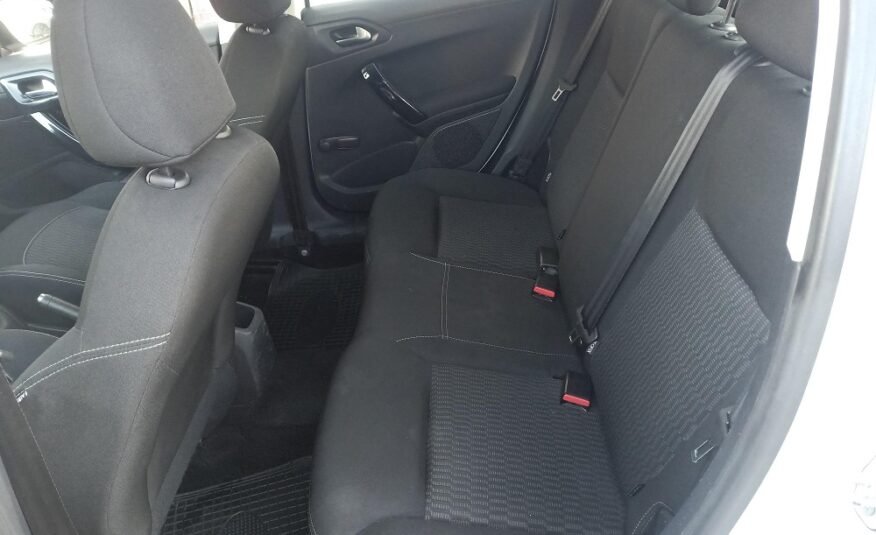 PEUGEOT 208 1.6D