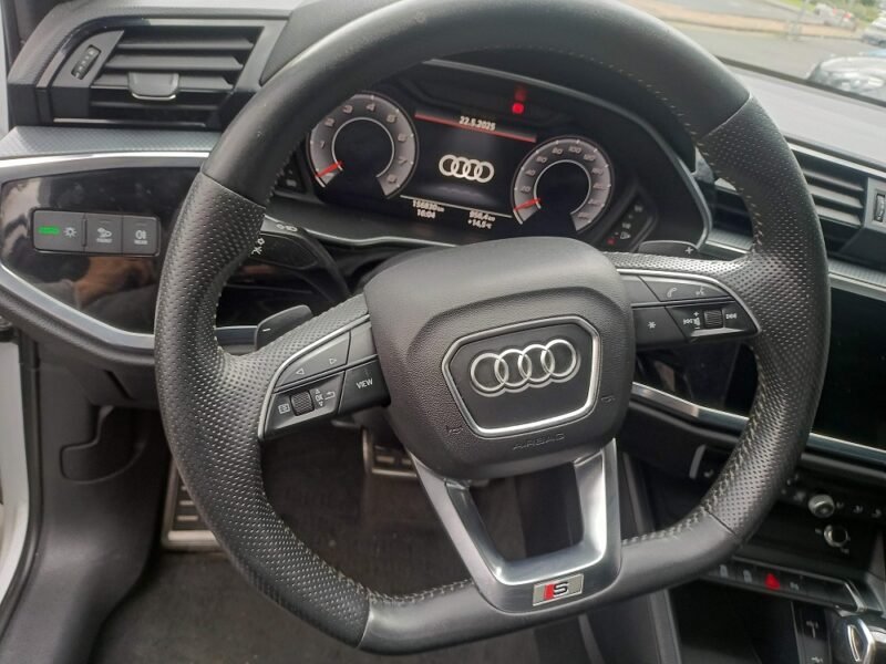 AUDI Q3 35 TFSI S Line