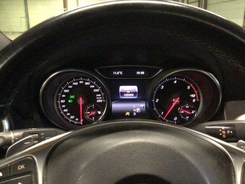 MERCEDES-BENZ Clase CLA 200 Shooting Brake AMG Line