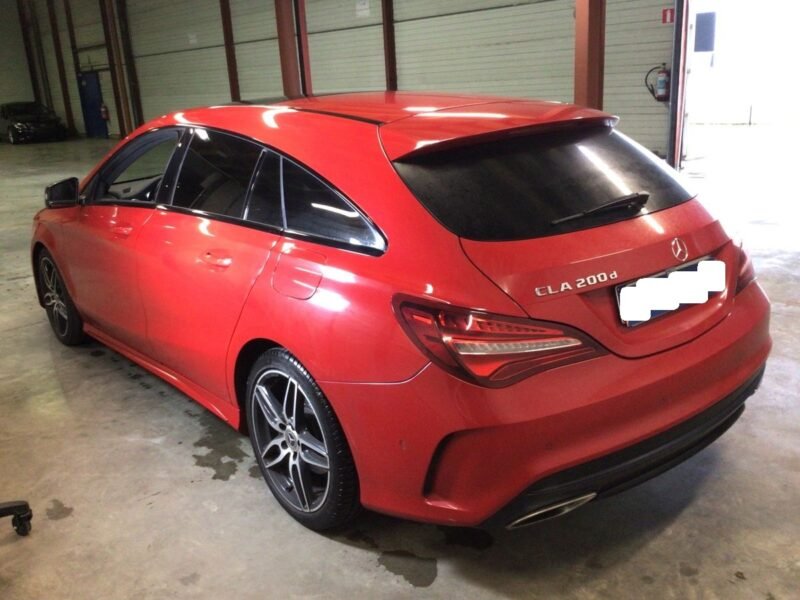 MERCEDES-BENZ Clase CLA 200 Shooting Brake AMG Line