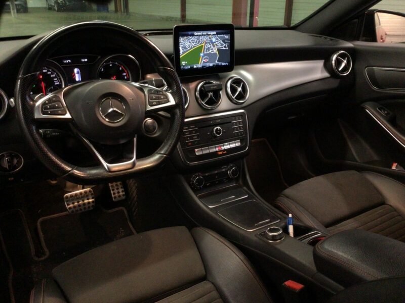 MERCEDES-BENZ Clase CLA 200 Shooting Brake AMG Line