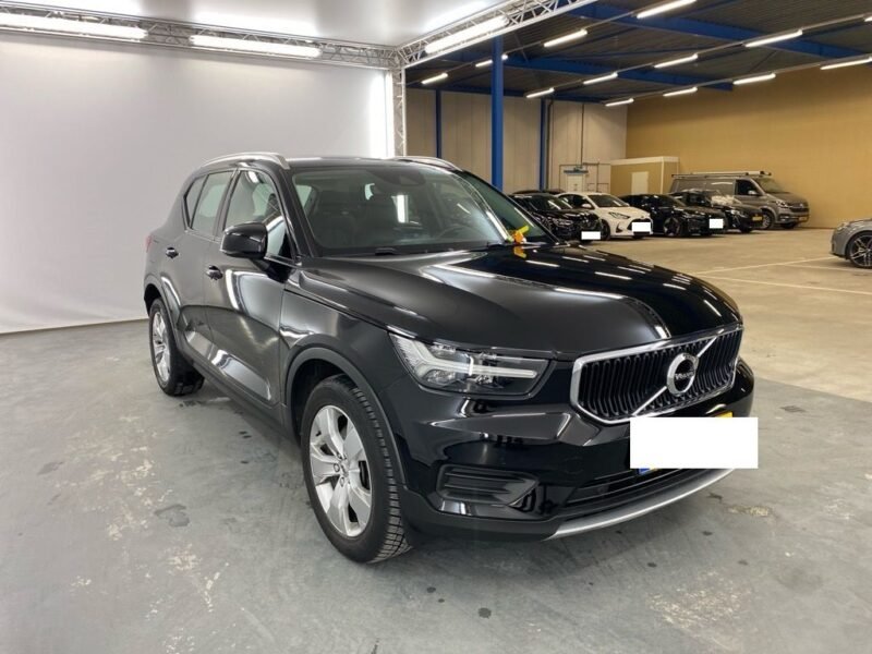 VOLVO xc40 2.0 D3 Momentum AWD