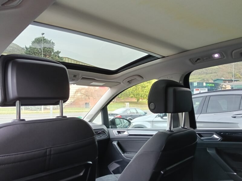 VOLKSWAGEN Touran 2.0 TDI Highline BlueMotion Tech