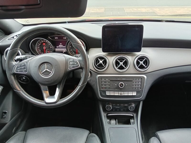 MERCEDES-BENZ Clase CLA 200 7G-DCT