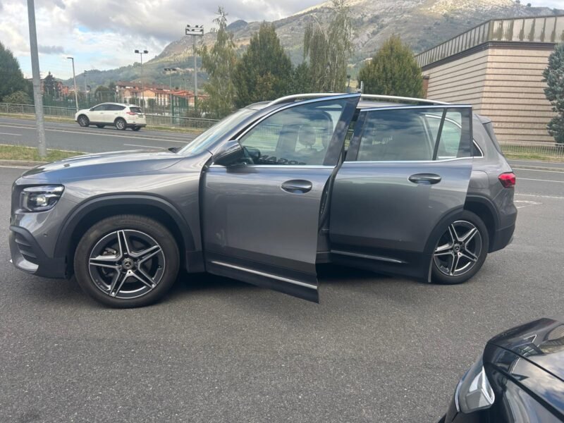 MERCEDES-BENZ GLB 200D 8G-DCT