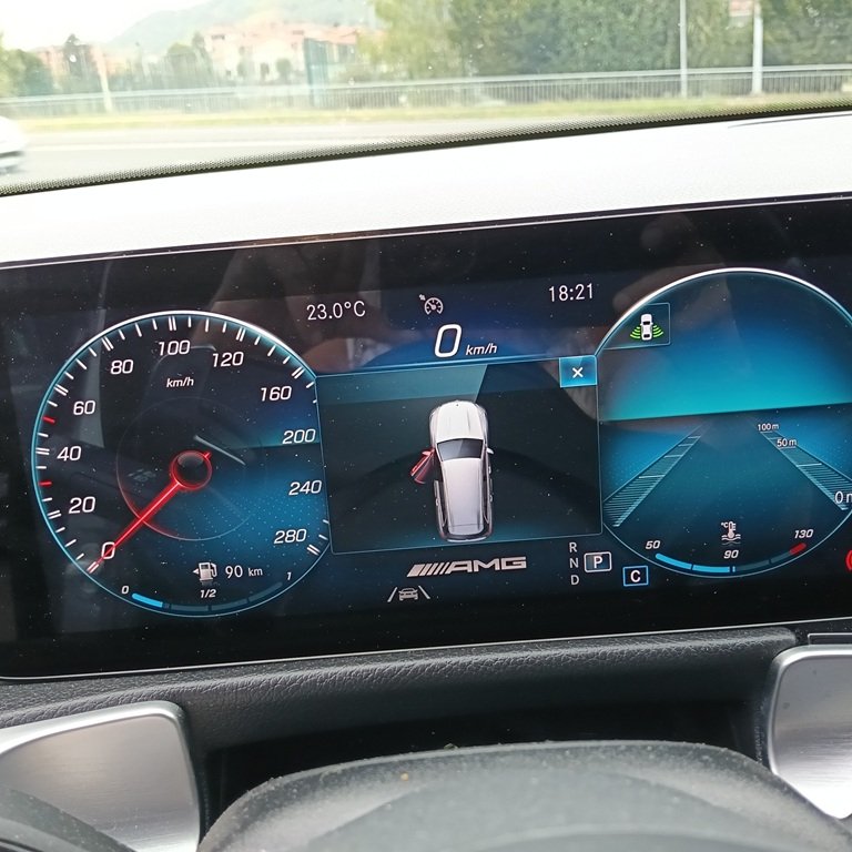 MERCEDES-BENZ GLB 35 AMG 4Matic